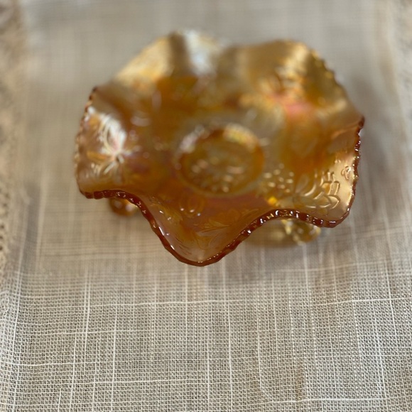 Gorgeous Antique Fenton Lotus & Poinsettia Iridized 6-ruffle footed dish. EUC - Picture 6 of 12